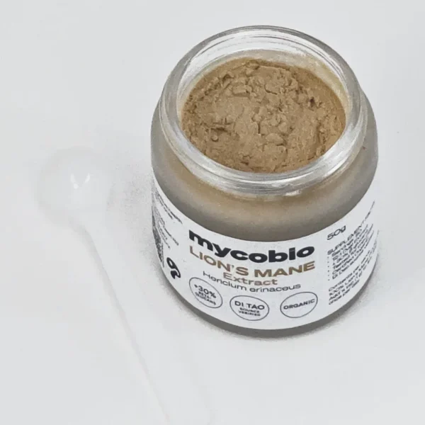 Organic lions mane extract showing fine powder